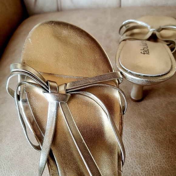 Fabulaire Gold Metallic Healed Sandals Sz 8 - Picture 2 of 3